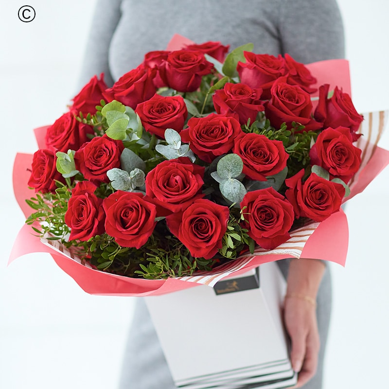 24 red roses Valentine’s luxury bouquet 24 red roses Valentine’s luxury bouquet