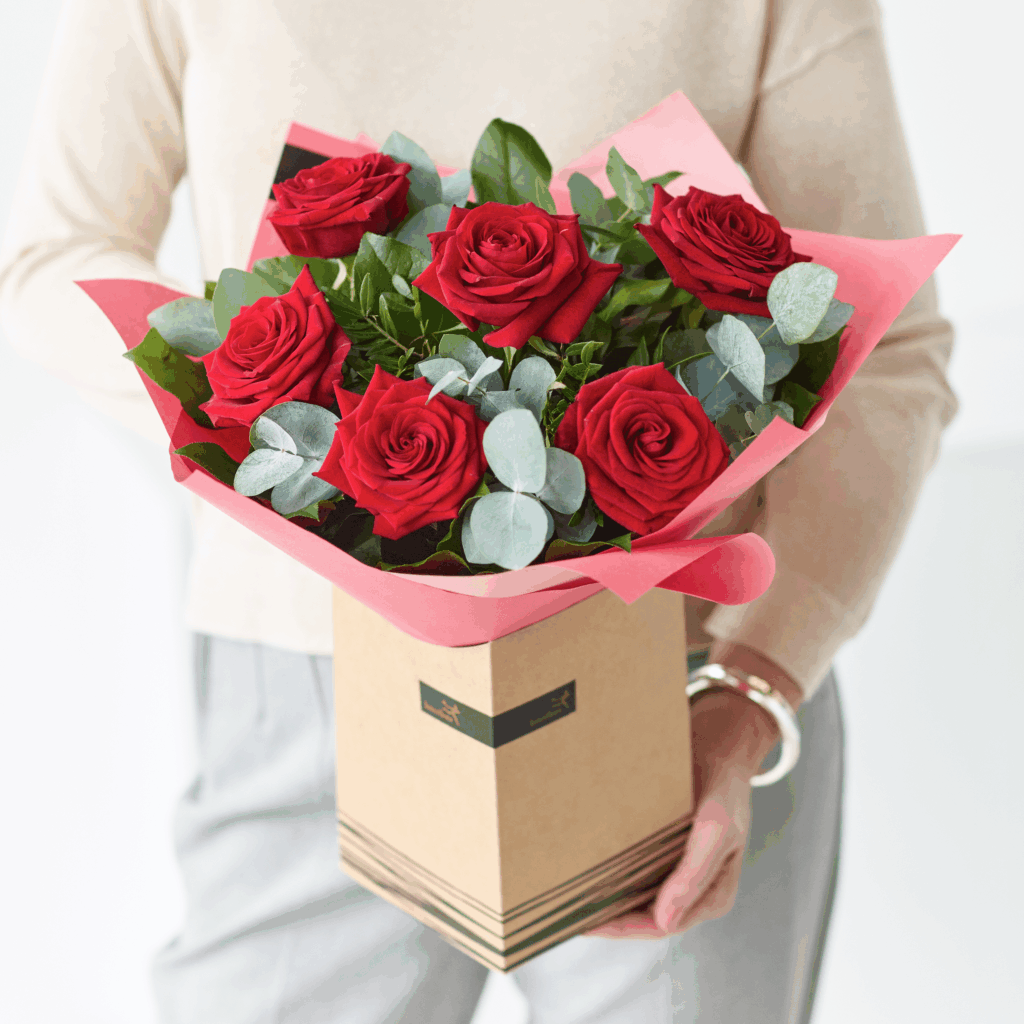 Luxury red rose bouquet for Valentine's flower delivery in Scotland